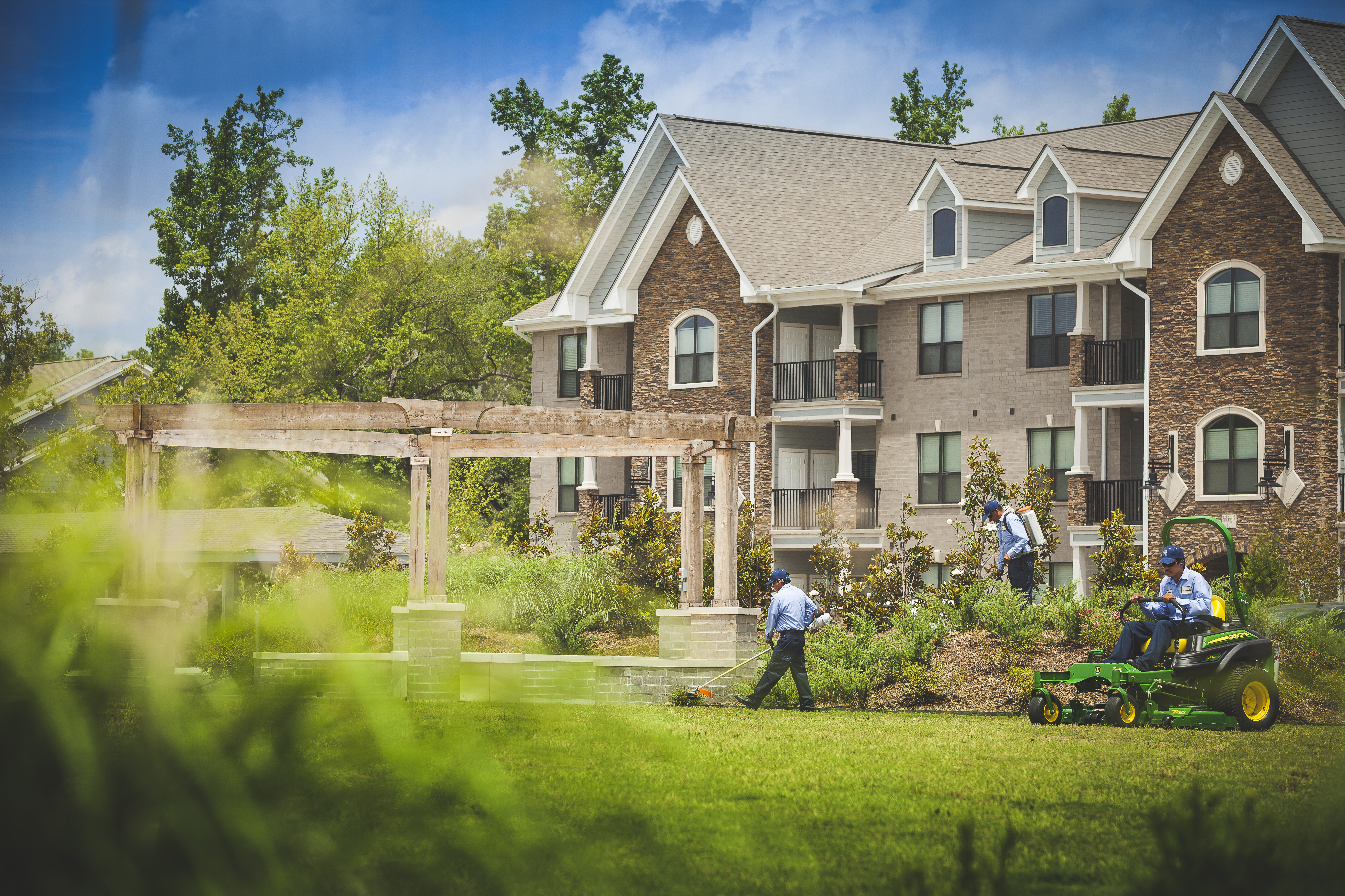 Service image large 2