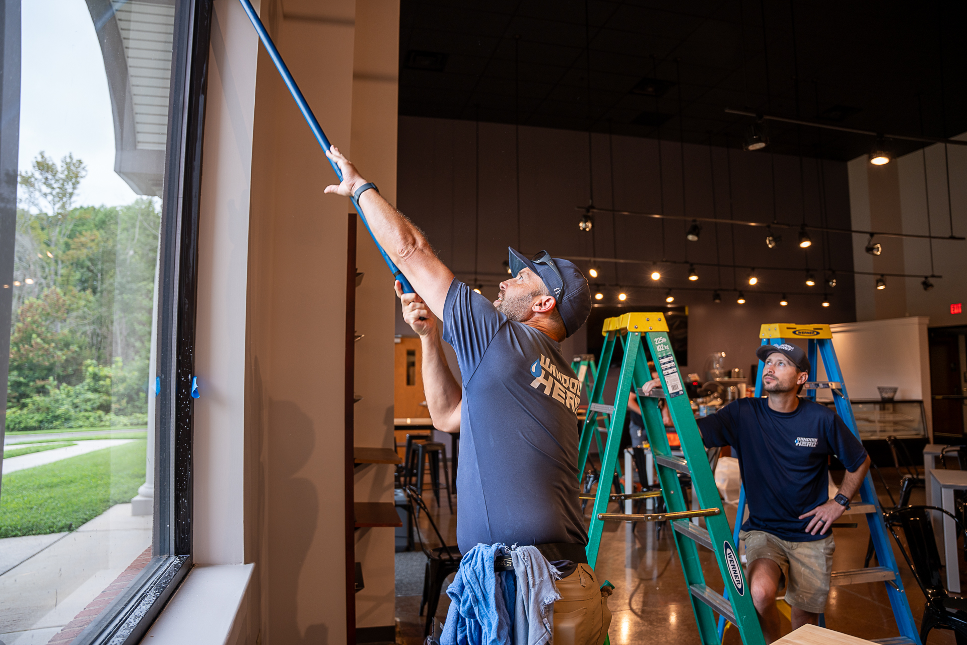 Service image medium 2