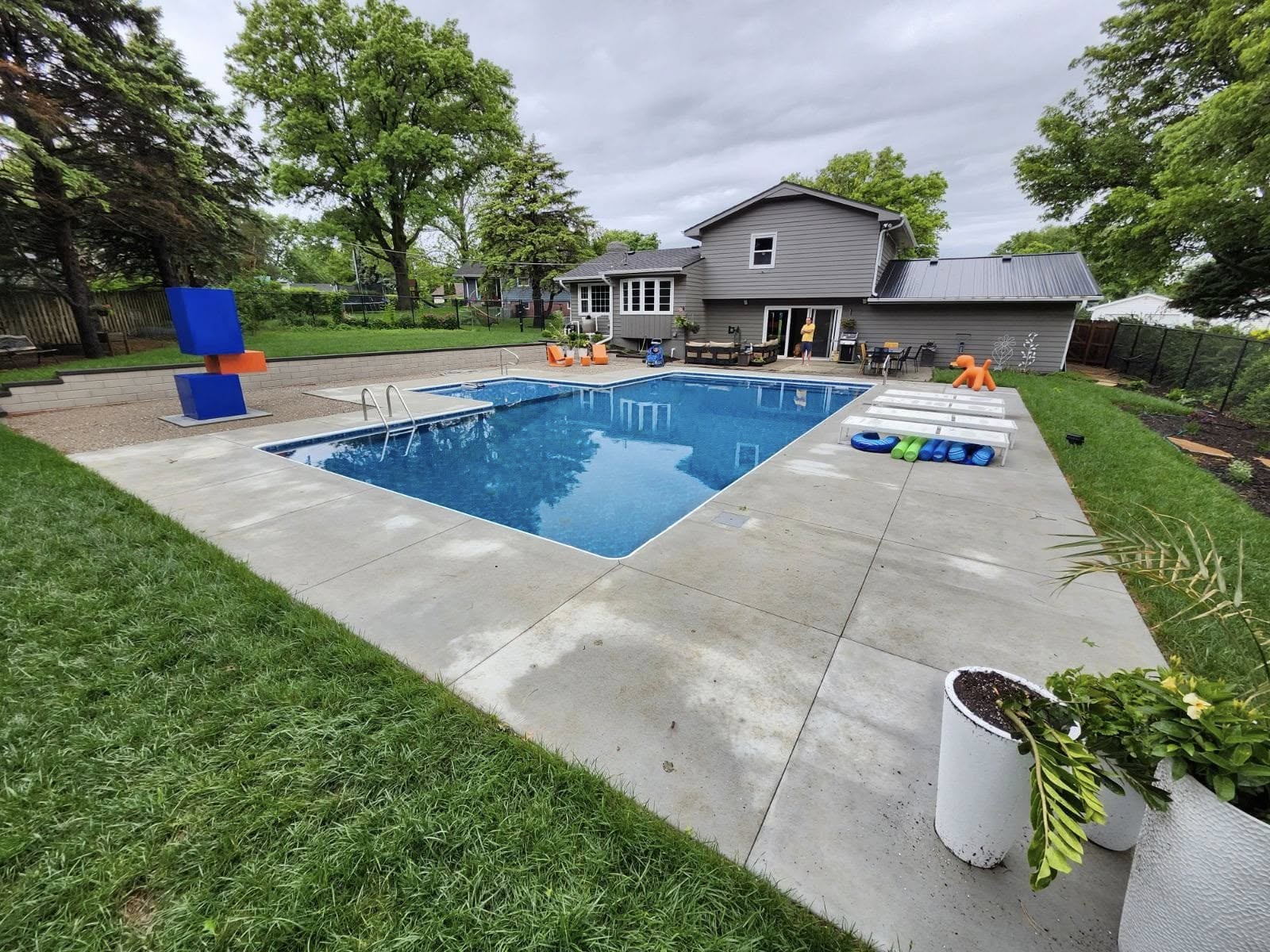 Service image medium